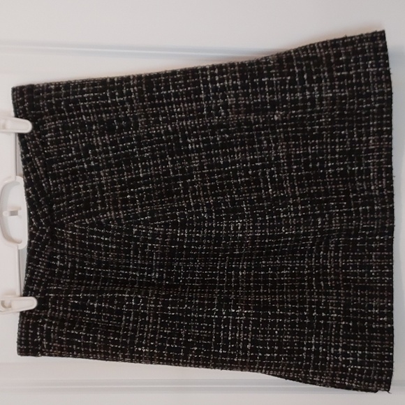 Brooks Brothers Black Wool Blend Tweed Pattern w/ Silver Gray Lined Skirt Size 4 - Picture 2 of 9